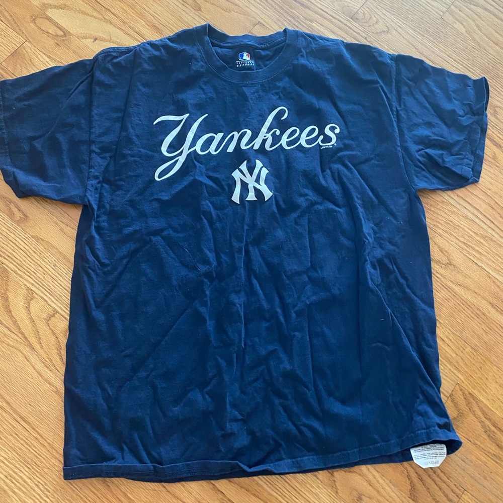 Yankees graphic tee, size XL